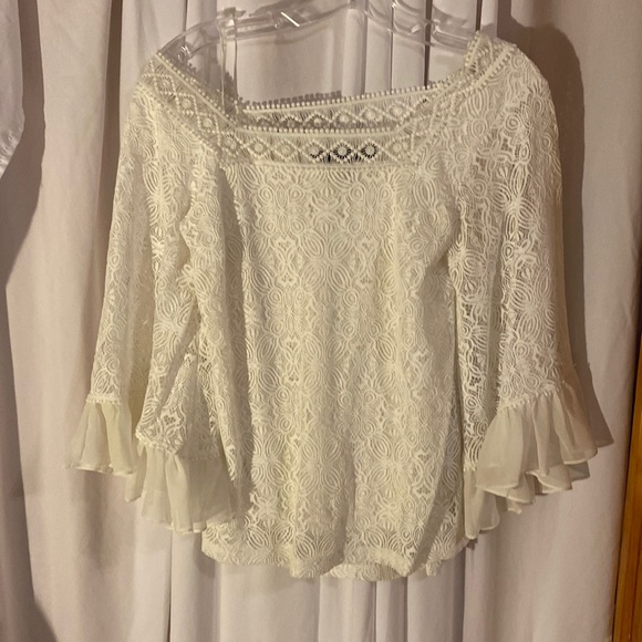 Ecru lace flutter sleeve blouse - Picture 1 of 7